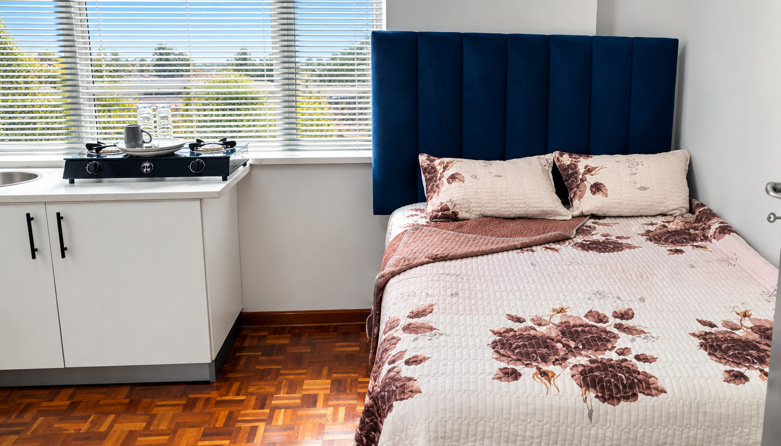 N1 City Guesthouse room interior